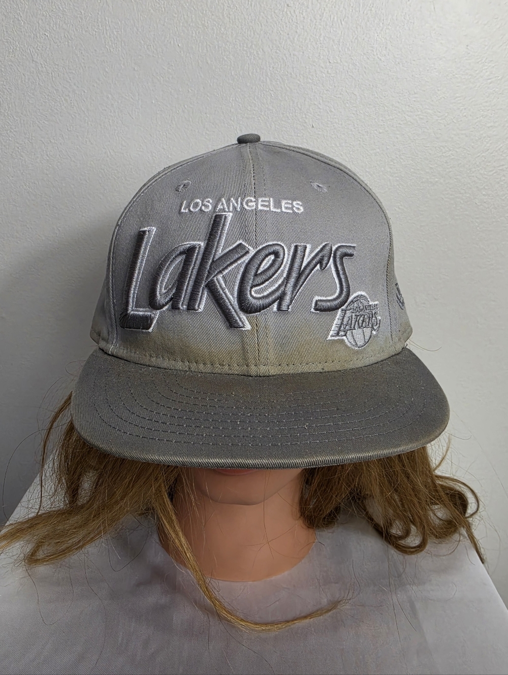 Vintage Los Angeles Lakers Gray Embroidered Snapback Hat